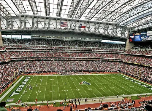 迪亚斯梅开,二度,萨拉赫助攻,广州赛马会,广州赛马,赛马活动,马术赛事